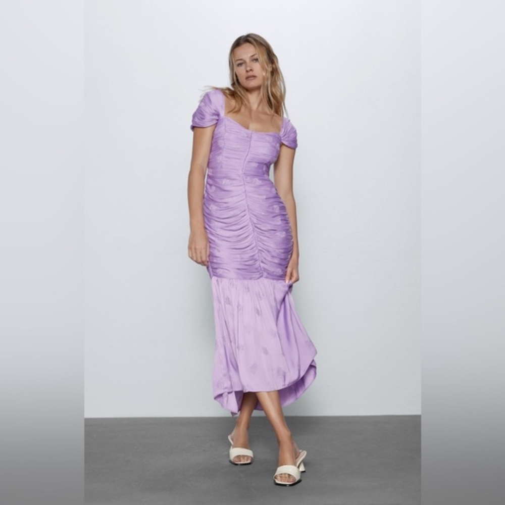 Zara‎ Blogger’s Favorite Lilac Purple Ruched Midi Dress